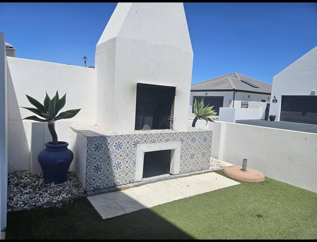 3 BEDROOM HOUSE FOR SALE IN SANDY POINT